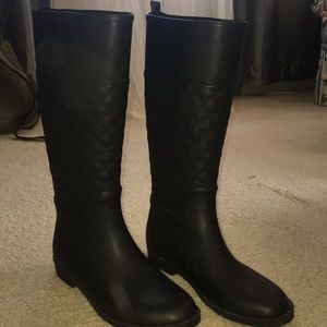 Black Rain Boots 👢